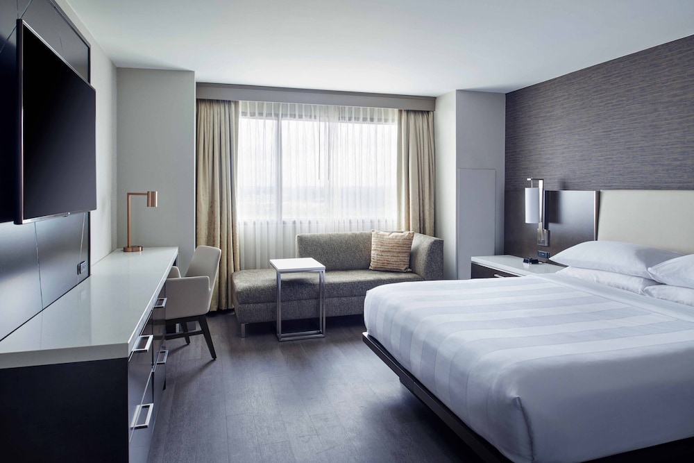 Detroit Marriott Troy — Hotel rooms in Troy, Michigan