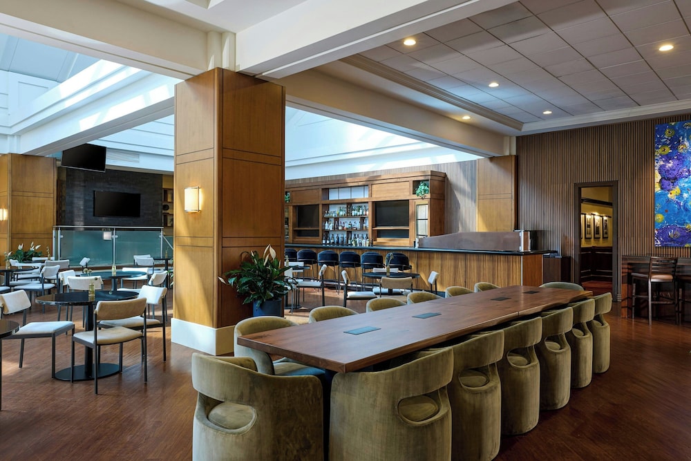 Detroit Marriott Troy — Restaurant & bars in Troy, Michigan