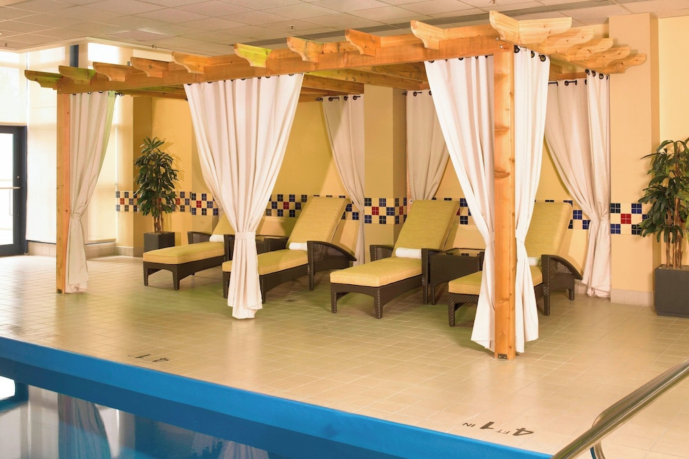 Detroit Marriott Troy — Swimming pool in Troy, Michigan