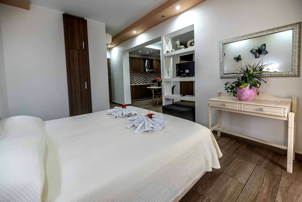 Sunshine Hotel Lardos — Hotel rooms in Lardos, South Aegean