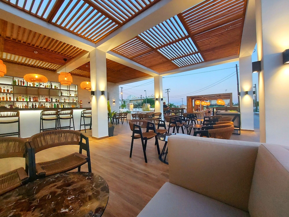 Sunshine Hotel Lardos — Restaurant & bars in Lardos, South Aegean