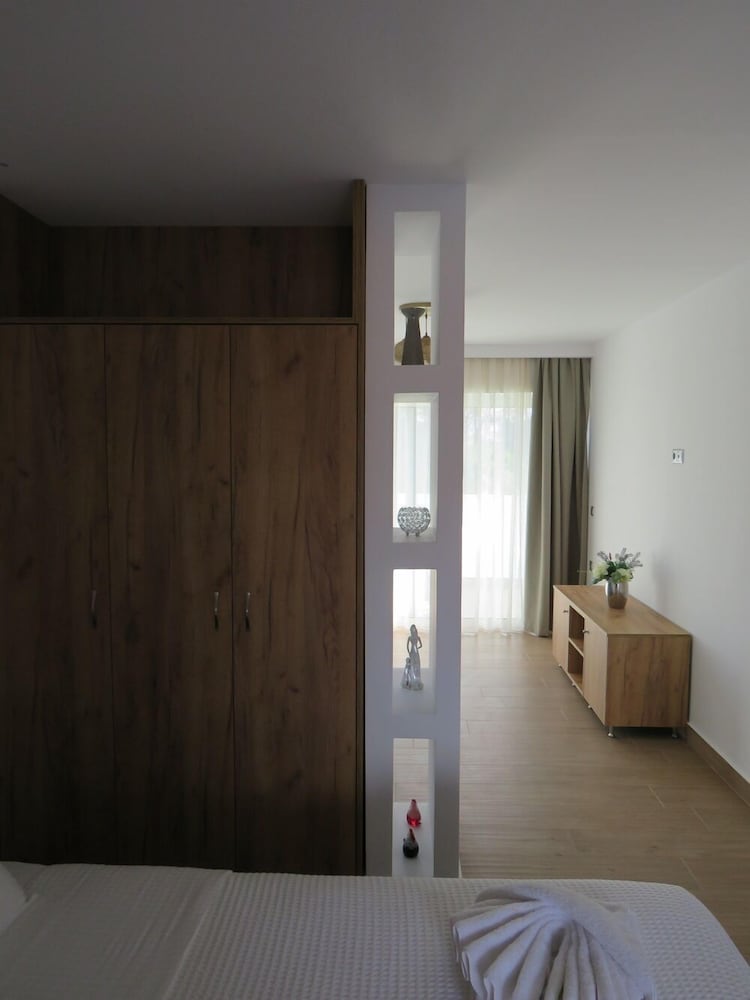 Sunshine Hotel Lardos — Hotel rooms in Lardos, South Aegean