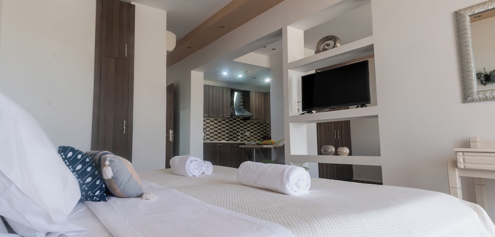 Sunshine Hotel Lardos — Hotel rooms in Lardos, South Aegean