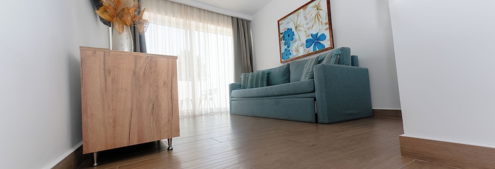 Sunshine Hotel Lardos — Hotel rooms in Lardos, South Aegean