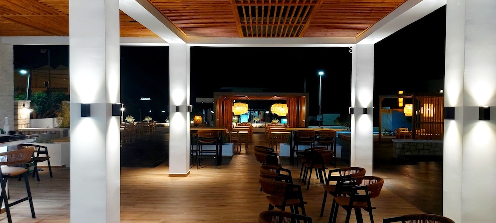 Sunshine Hotel Lardos — Restaurant & bars in Lardos, South Aegean