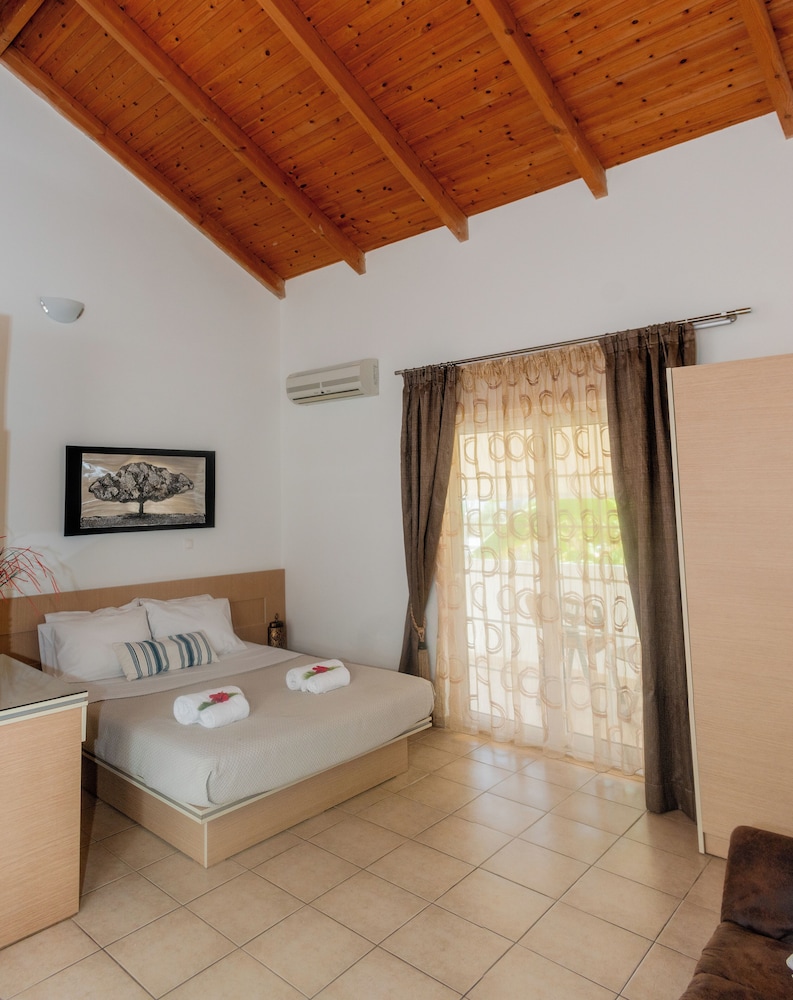 Sunshine Hotel Lardos — Hotel rooms in Lardos, South Aegean