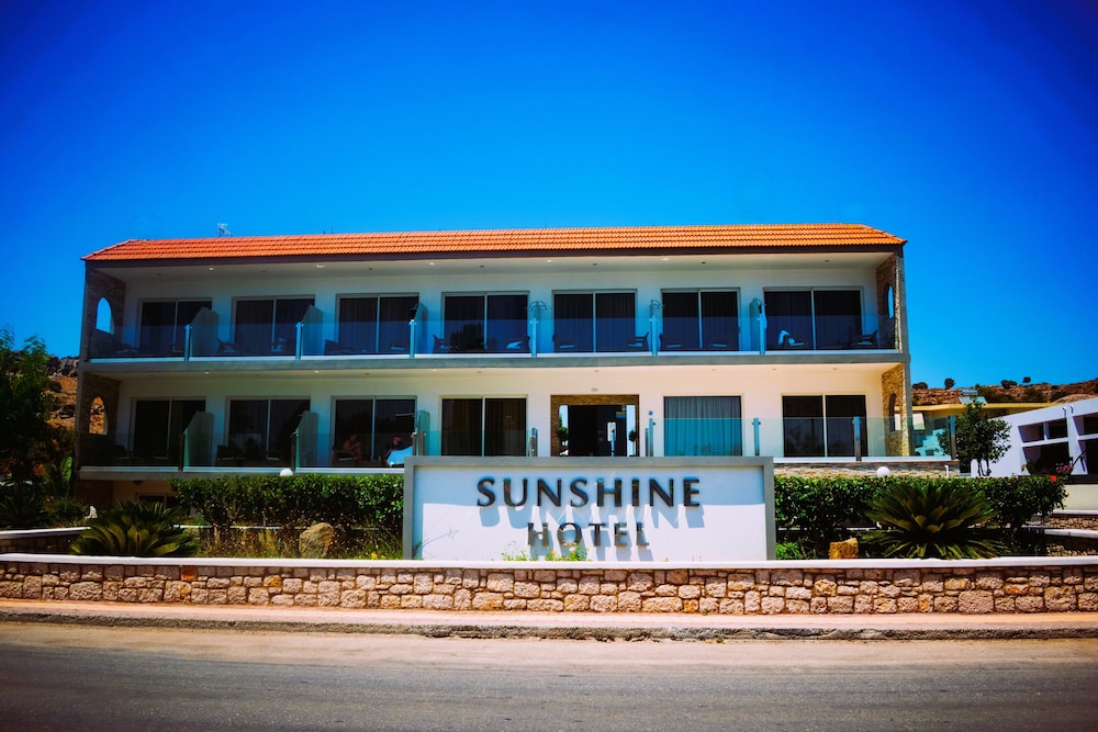 Sunshine Hotel Lardos — Hotel building in Lardos, South Aegean
