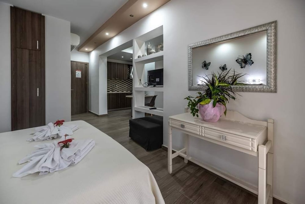 Sunshine Hotel Lardos — Hotel rooms in Lardos, South Aegean