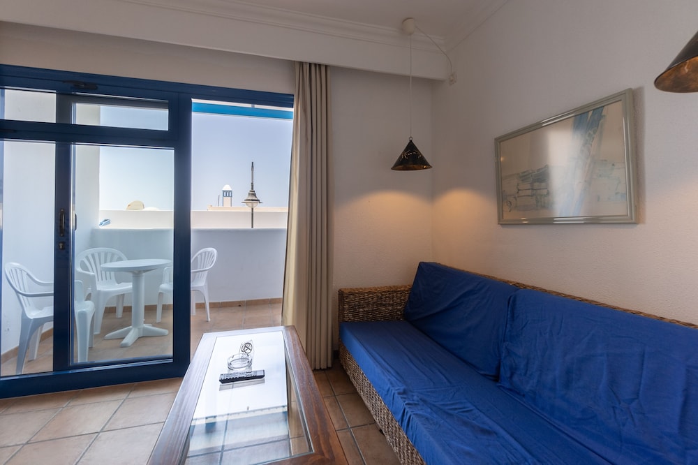 Apartments Agua Marina — Hotel rooms in Puerto del Carmen, Canary Islands