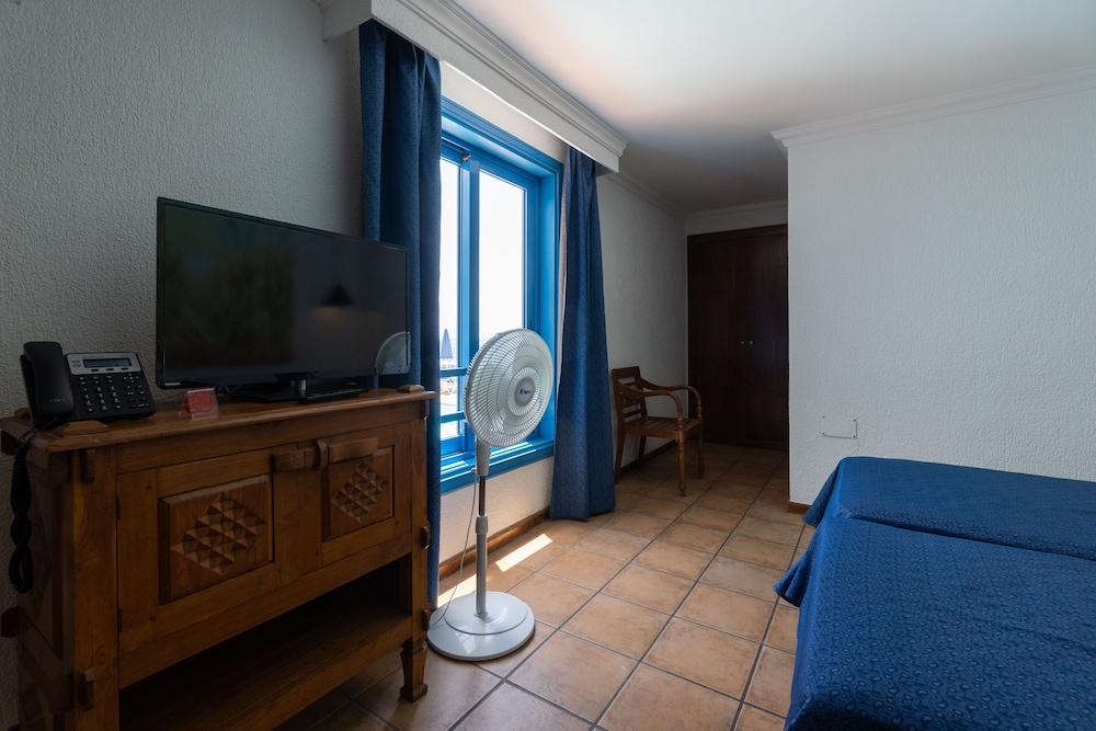 Apartments Agua Marina — Hotel rooms in Puerto del Carmen, Canary Islands
