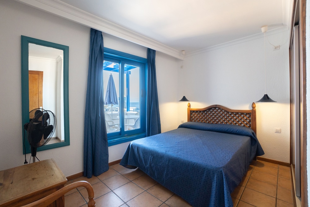 Apartments Agua Marina — Hotel rooms in Puerto del Carmen, Canary Islands