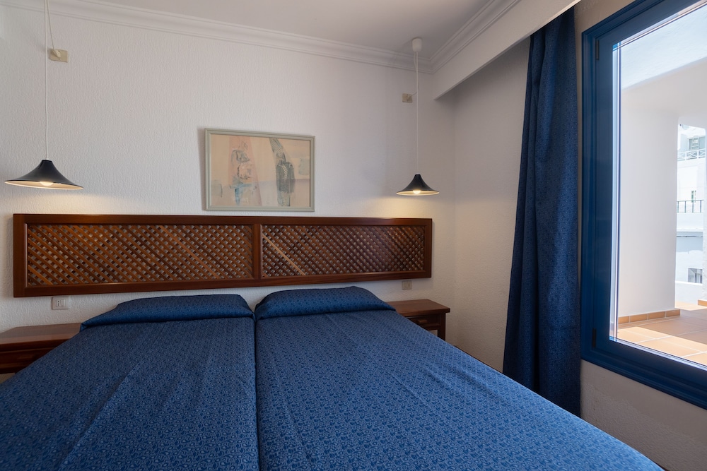 Apartments Agua Marina — Hotel rooms in Puerto del Carmen, Canary Islands