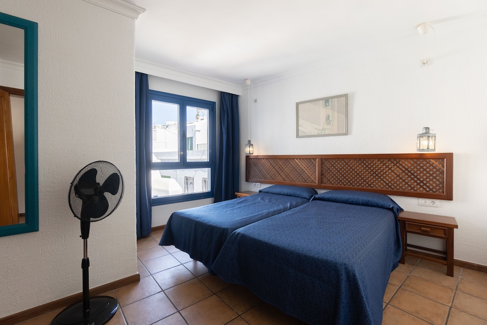 Apartments Agua Marina — Hotel rooms in Puerto del Carmen, Canary Islands