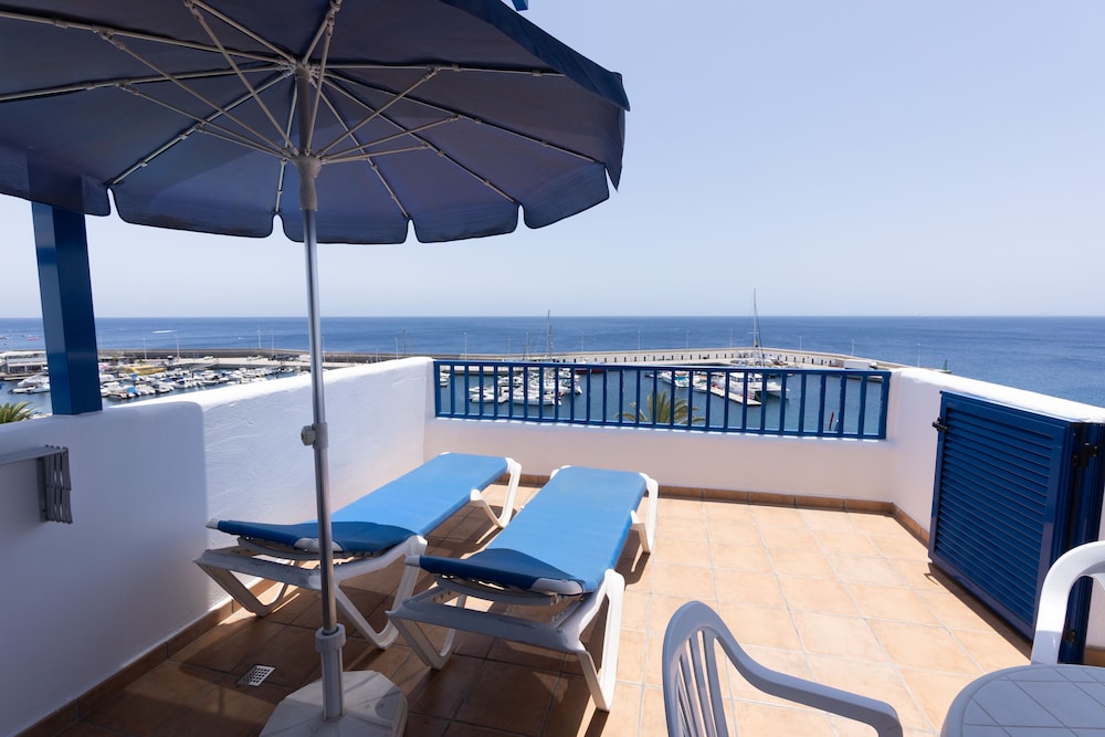 Apartments Agua Marina — Hotel building in Puerto del Carmen, Canary Islands
