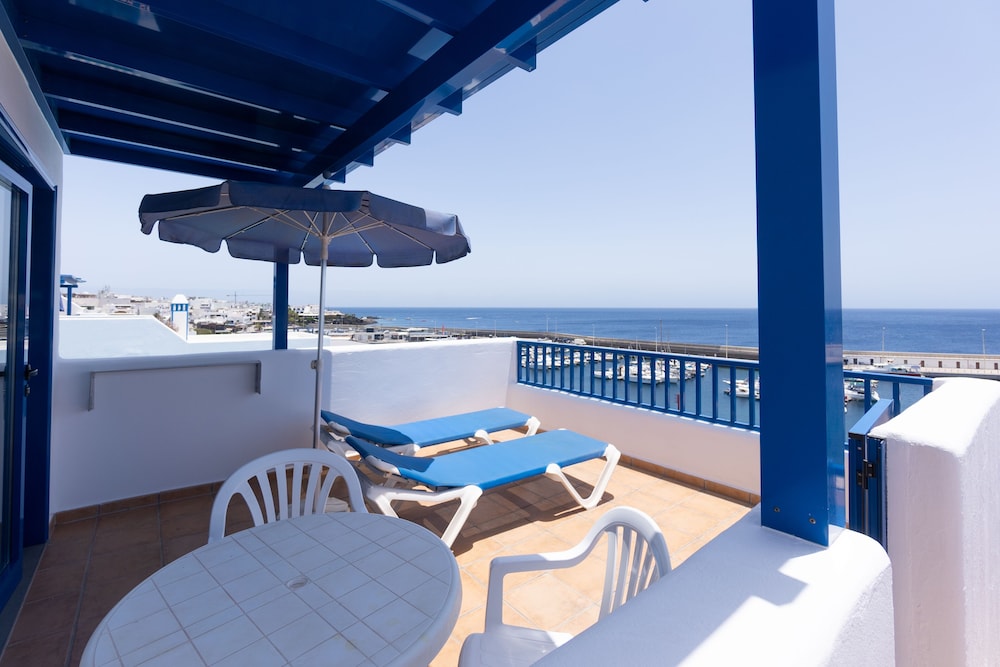 Apartments Agua Marina — Hotel building in Puerto del Carmen, Canary Islands