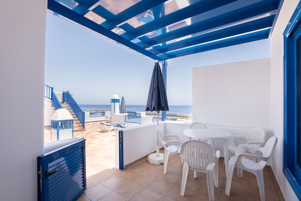 Apartments Agua Marina — Hotel building in Puerto del Carmen, Canary Islands