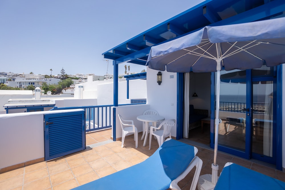 Apartments Agua Marina — Hotel building in Puerto del Carmen, Canary Islands
