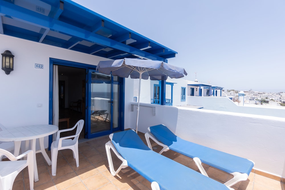 Apartments Agua Marina — Hotel building in Puerto del Carmen, Canary Islands