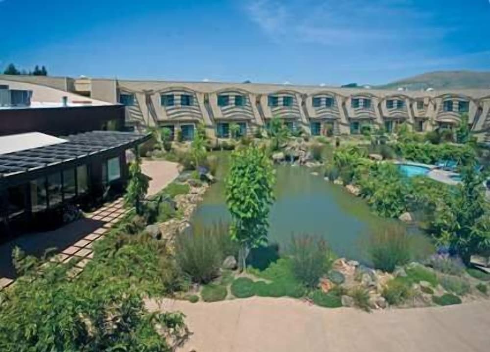 DoubleTree by Hilton Napa Valley - American Canyon — Hotel building in American Canyon, California