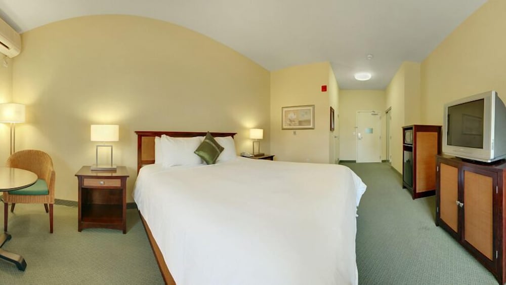 DoubleTree by Hilton Napa Valley - American Canyon — Hotel rooms in American Canyon, California