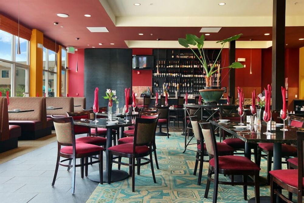 DoubleTree by Hilton Napa Valley - American Canyon — Restaurant & bars in American Canyon, California