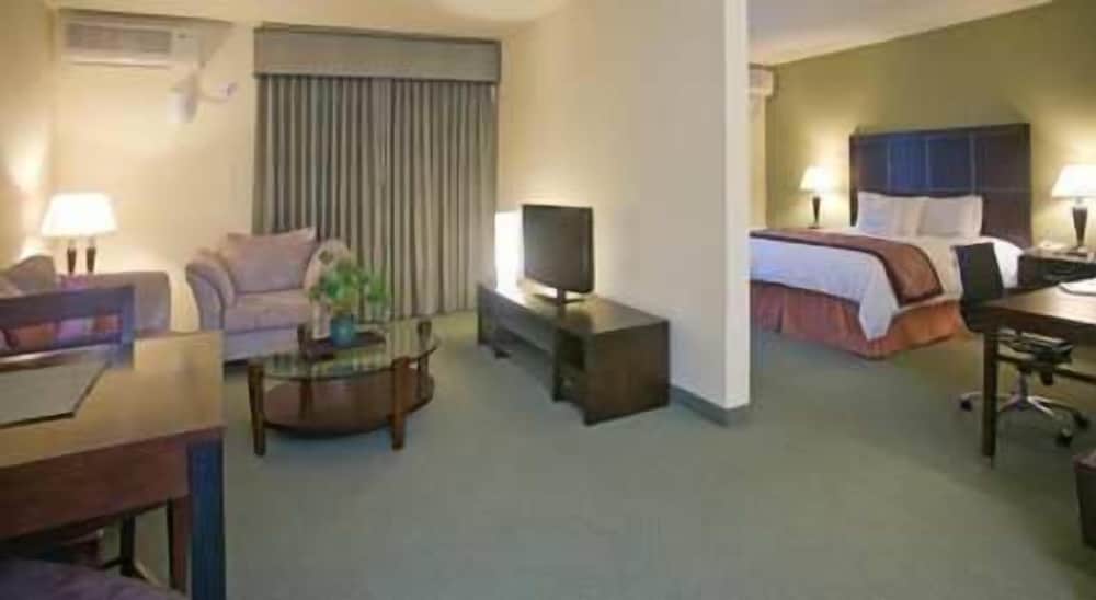 DoubleTree by Hilton Napa Valley - American Canyon — Hotel rooms in American Canyon, California