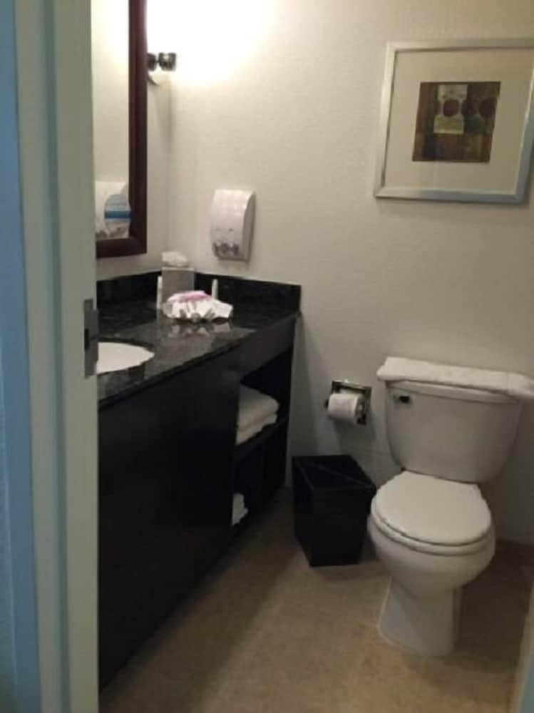 DoubleTree by Hilton Napa Valley - American Canyon — Hotel rooms in American Canyon, California