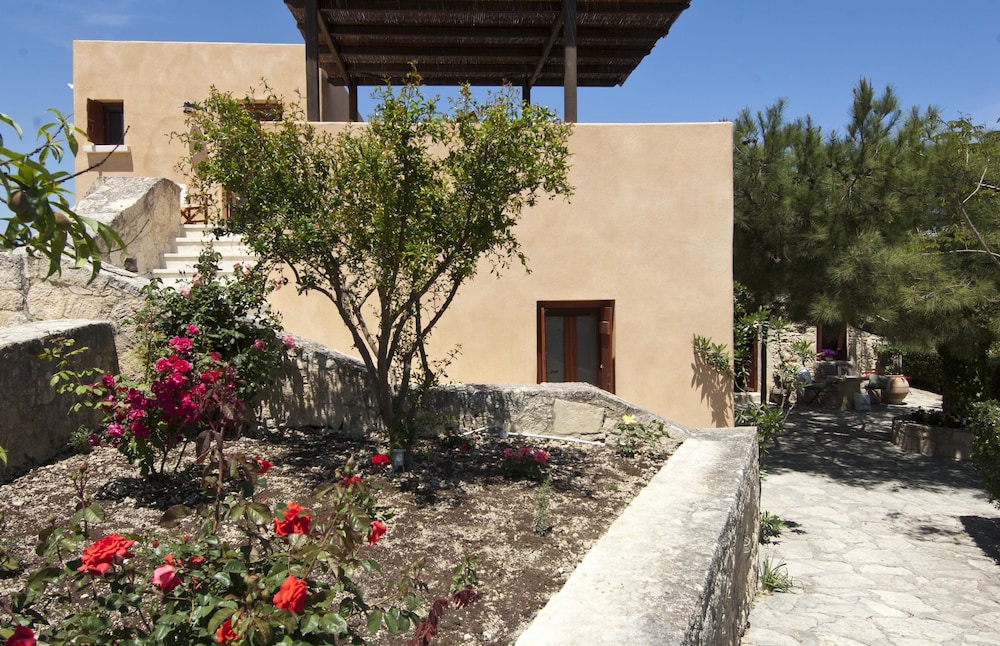 Scalarea Estate Residences — Hotel building in Heraklion