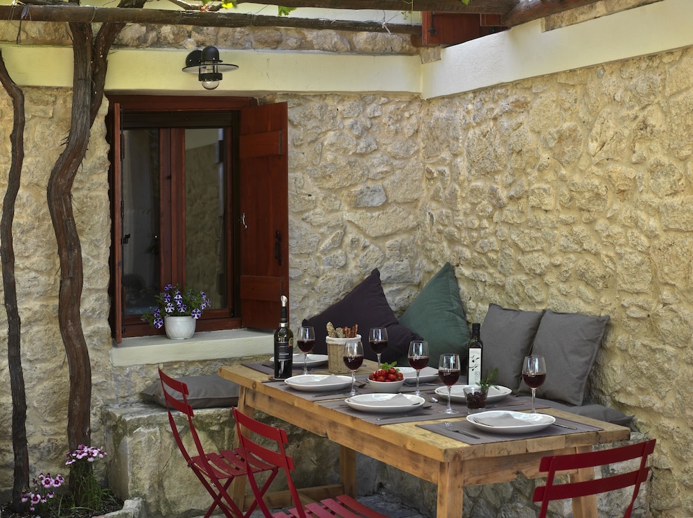 Scalarea Estate Residences — Restaurant & bars in Heraklion