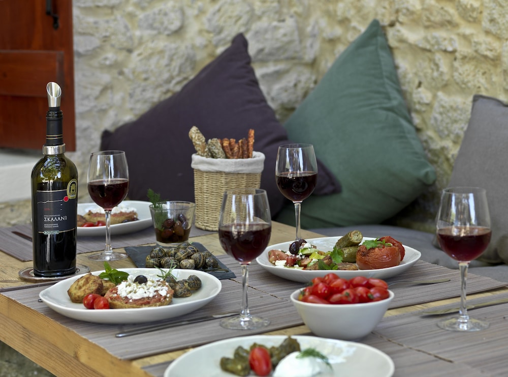 Scalarea Estate Residences — Restaurant & bars in Heraklion