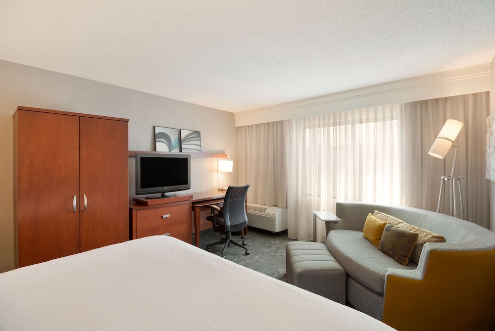 Sonesta Select Huntington Beach Fountain Valley — Hotel rooms in Fountain Valley, California