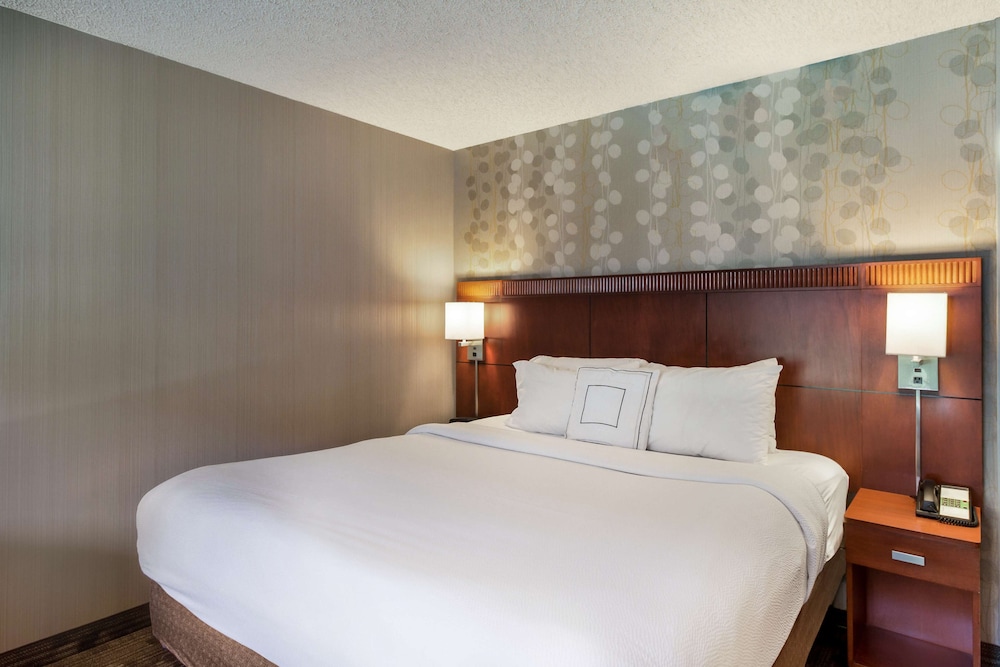 Sonesta Select Huntington Beach Fountain Valley — Hotel rooms in Fountain Valley, California
