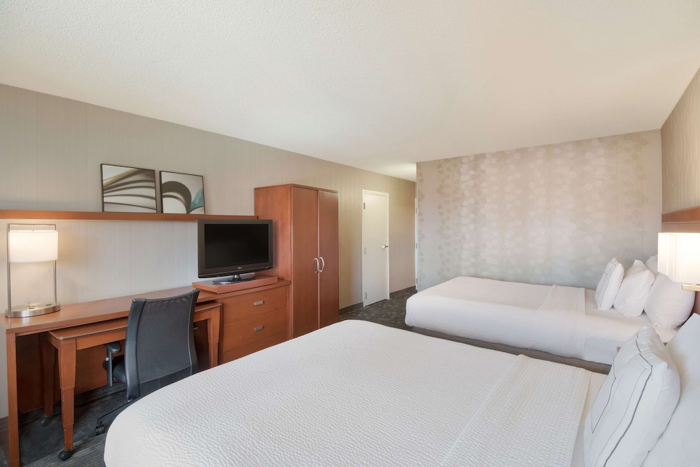 Sonesta Select Huntington Beach Fountain Valley — Hotel rooms in Fountain Valley, California