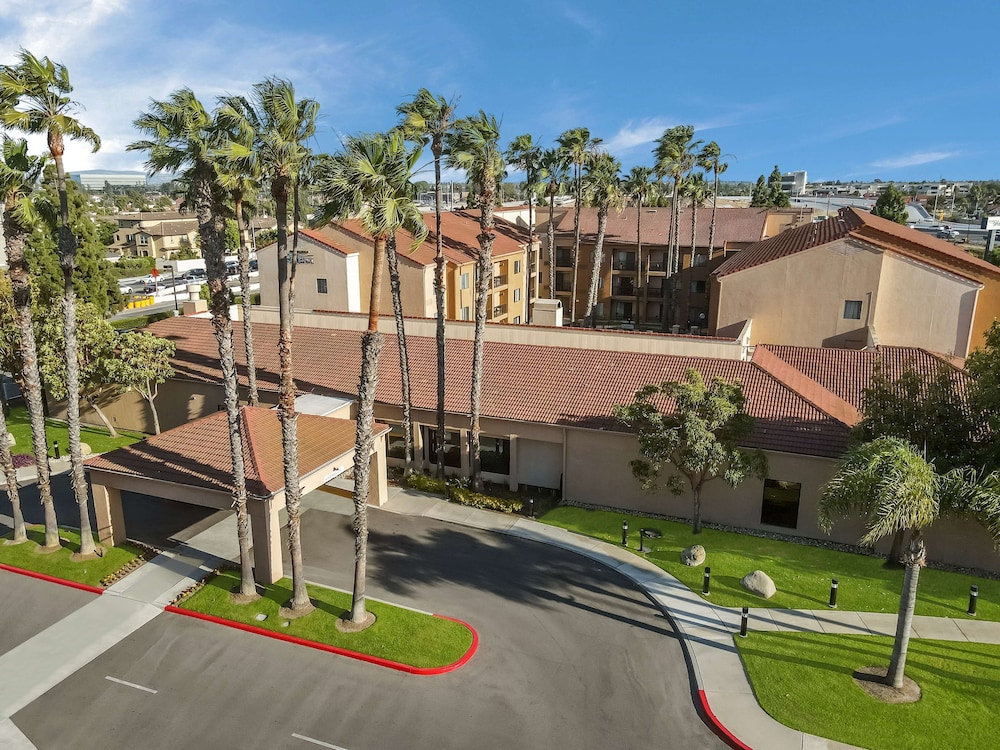 Sonesta Select Huntington Beach Fountain Valley — Hotel building in Fountain Valley, California