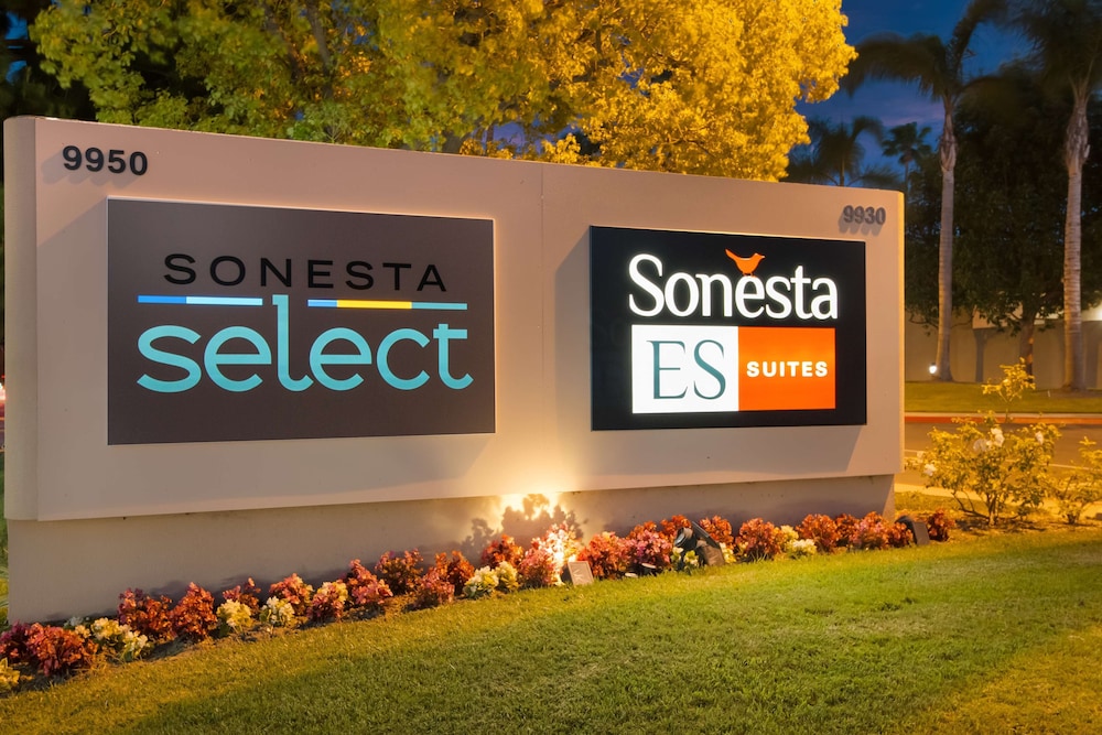 Sonesta Select Huntington Beach Fountain Valley — Hotel building in Fountain Valley, California
