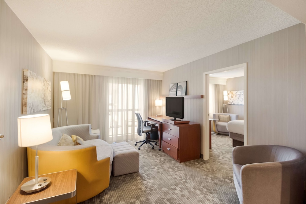 Sonesta Select Huntington Beach Fountain Valley — Hotel rooms in Fountain Valley, California