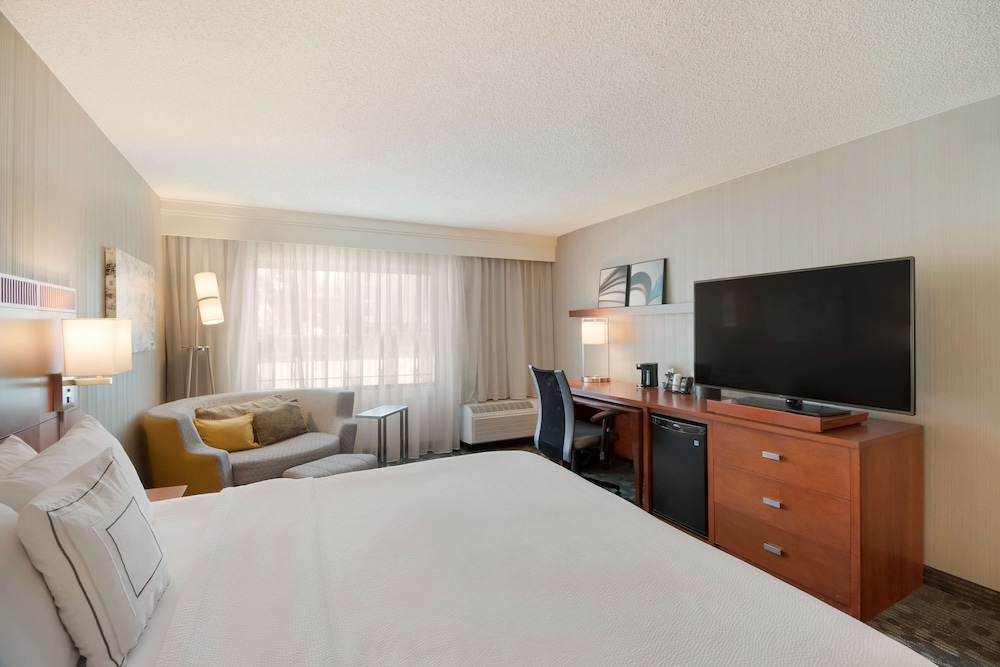 Sonesta Select Huntington Beach Fountain Valley — Hotel rooms in Fountain Valley, California