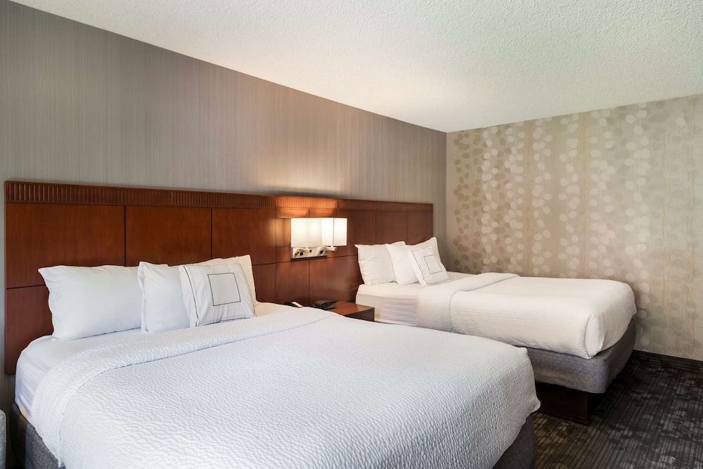 Sonesta Select Huntington Beach Fountain Valley — Hotel rooms in Fountain Valley, California