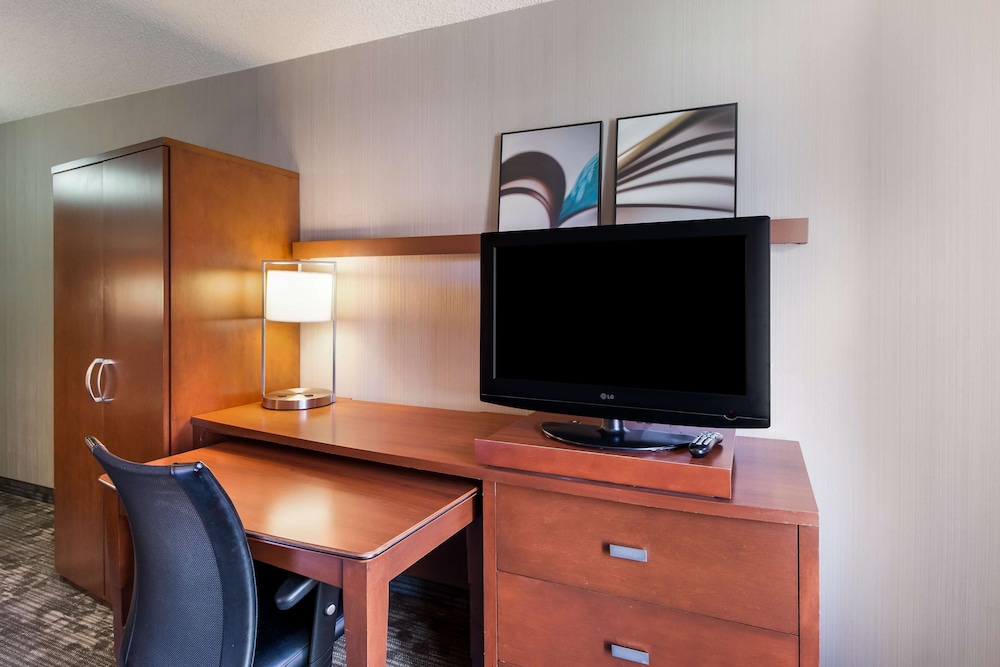 Sonesta Select Huntington Beach Fountain Valley — Hotel rooms in Fountain Valley, California