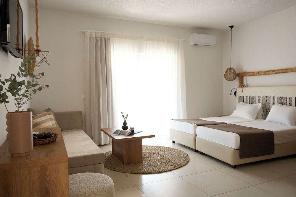 Troulis Aparthotel — Hotel rooms in Bali