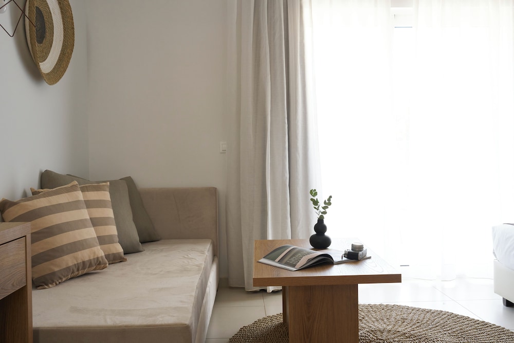 Troulis Aparthotel — Hotel rooms in Bali
