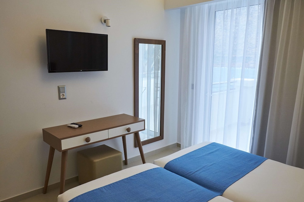 Troulis Aparthotel — Hotel rooms in Bali