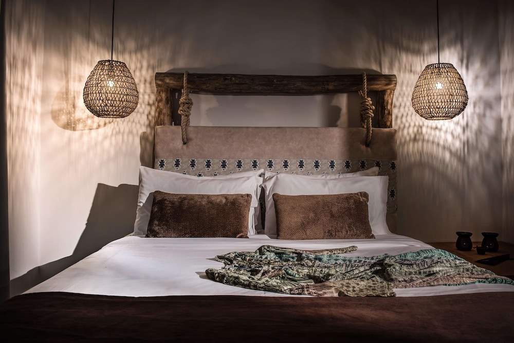 Troulis Aparthotel — Hotel rooms in Bali