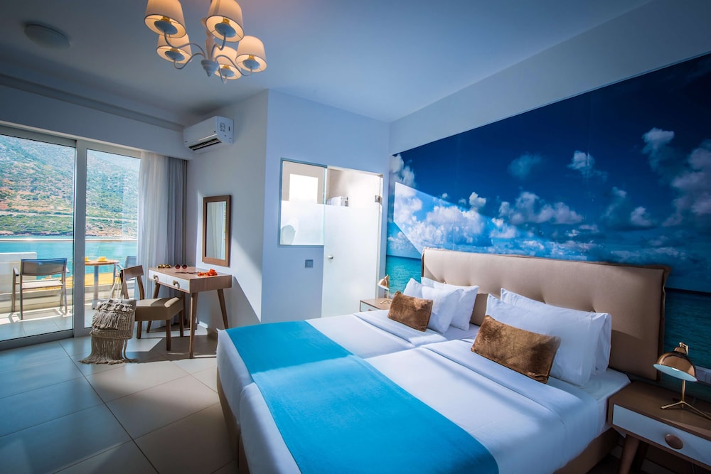 Troulis Aparthotel — Hotel rooms in Bali