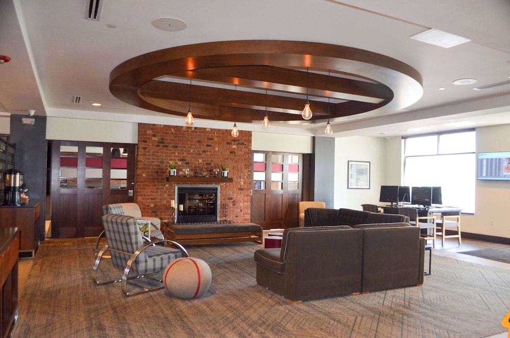 Radisson Hotel Detroit Metro Airport — Hotel building in Romulus, Michigan