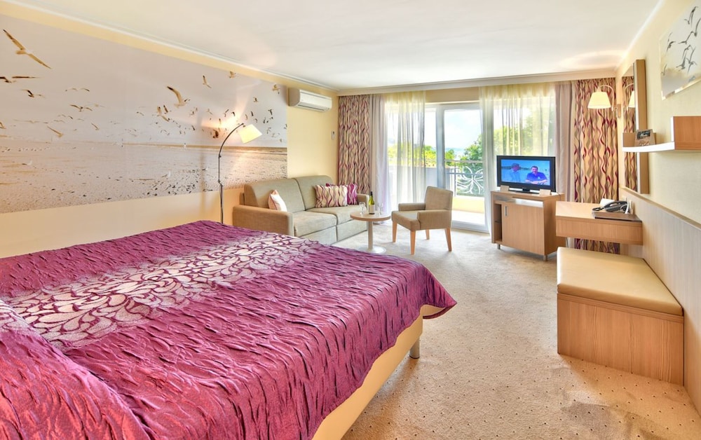 MARITIM Hotel Amelia — Hotel rooms in Albena, Dobrich