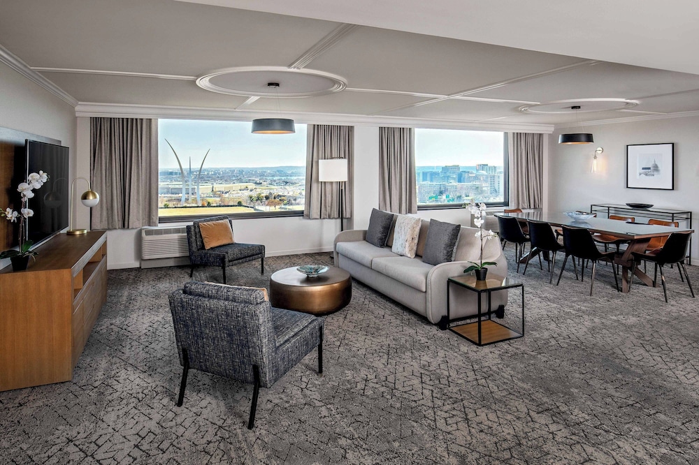 Sheraton Pentagon City Hotel — Hotel rooms in Arlington, Virginia