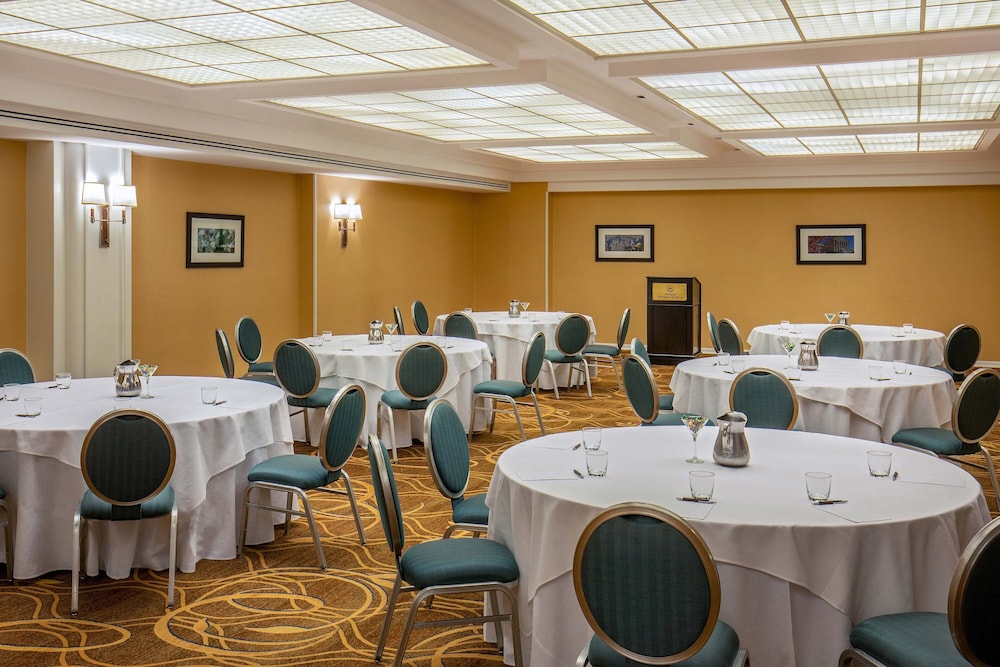 Sheraton Pentagon City Hotel — Restaurant & bars in Arlington, Virginia