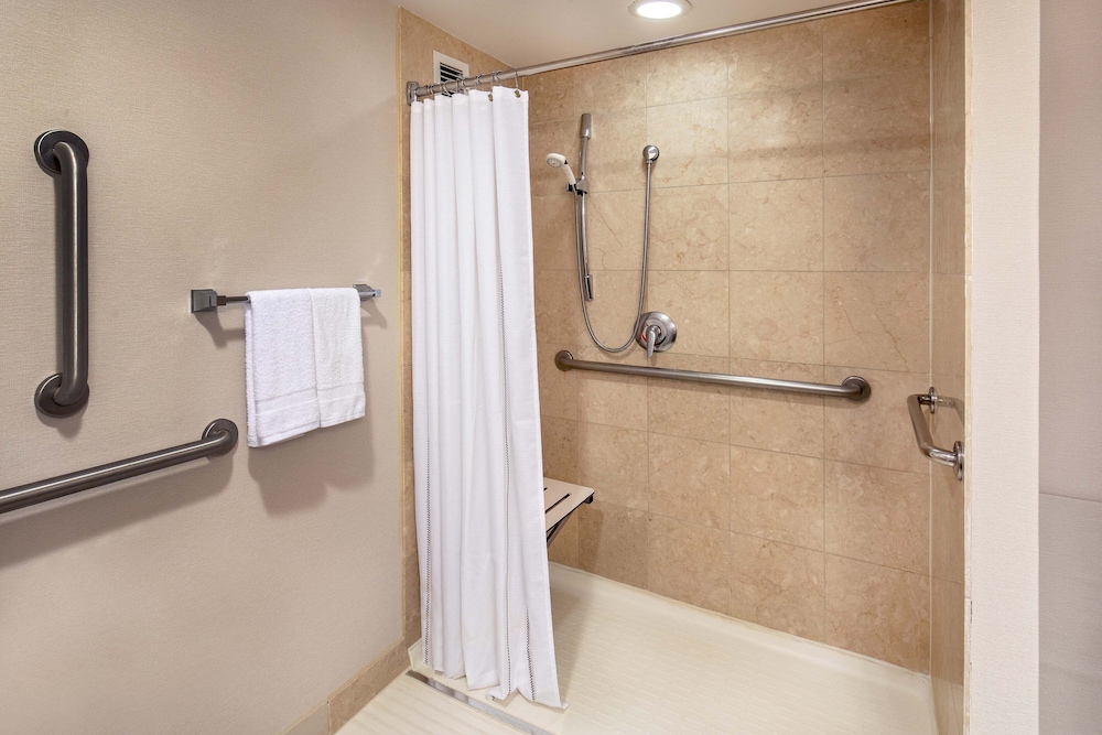 Sheraton Pentagon City Hotel — Hotel rooms in Arlington, Virginia