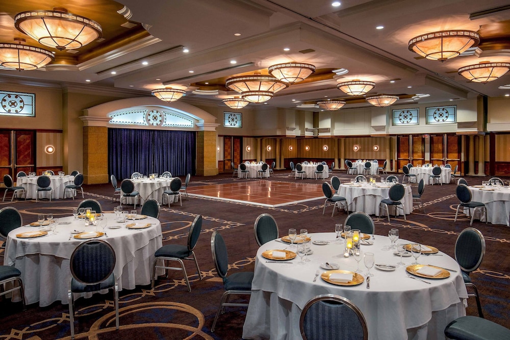 Sheraton Pentagon City Hotel — Restaurant & bars in Arlington, Virginia